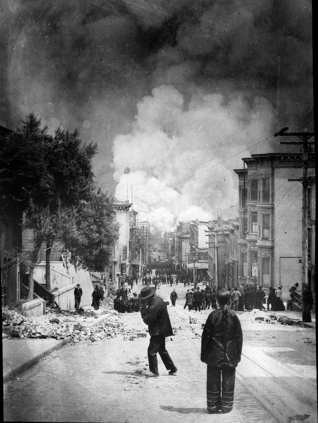 Looking east down Clay St at the Great Fire 